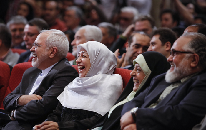 (تصاویر) ظریف و همسرش در اختتامیه جشنواره فیلم سبز