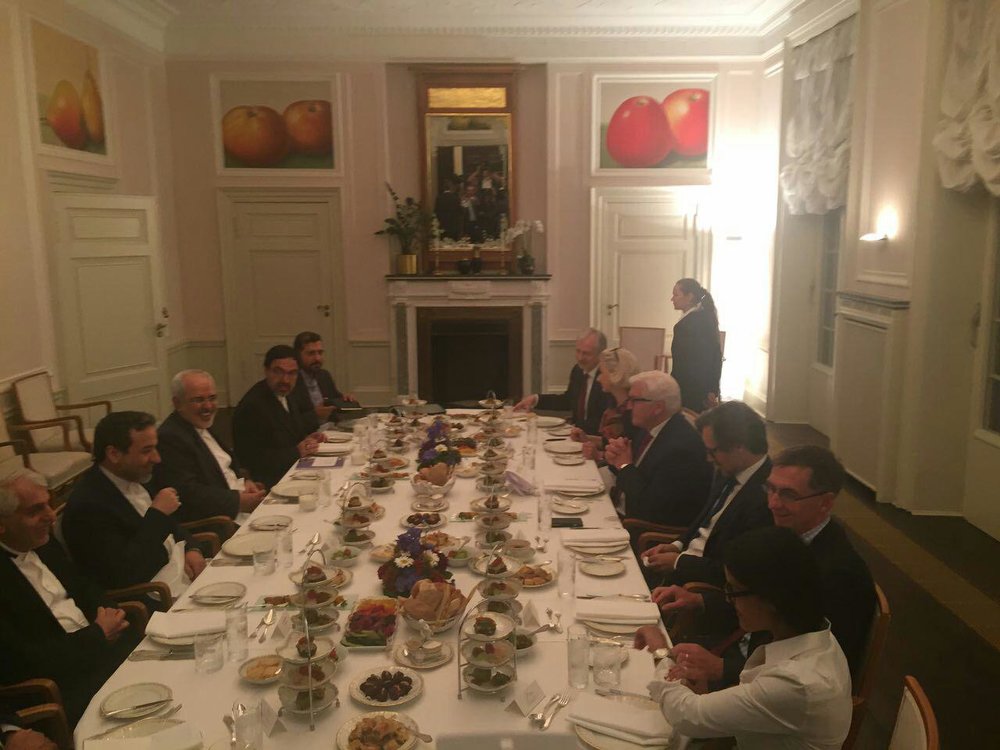 (تصویر) افطاری وزیر خارجه آلمان برای ظریف