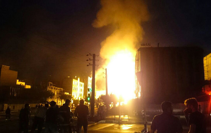 (تصاویر) آتش سوزی مهیب در غرب تهران