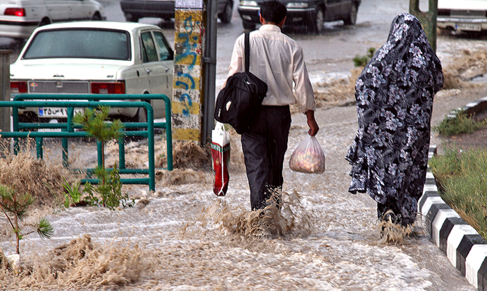 (تصاویر) بارش تگرگ تبریز را غافلگیر کرد