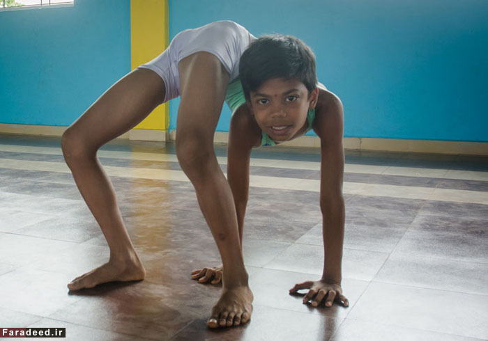 (تصاویر) انعطاف خارق‌العاده بدن نوجوان هندی