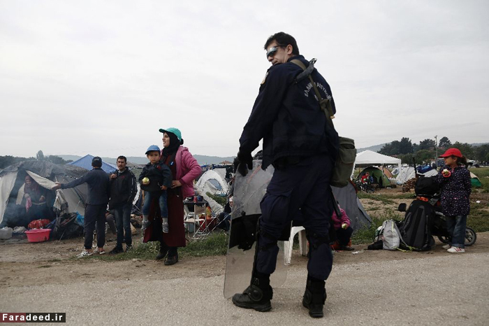 (تصاویر) آغاز تخلیه اردوگاه پناهجویان در یونان