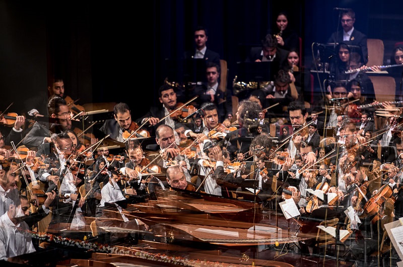 (تصاویر) غافلگیری شهرداد روحانی در ارکستر سمفونیک تهران