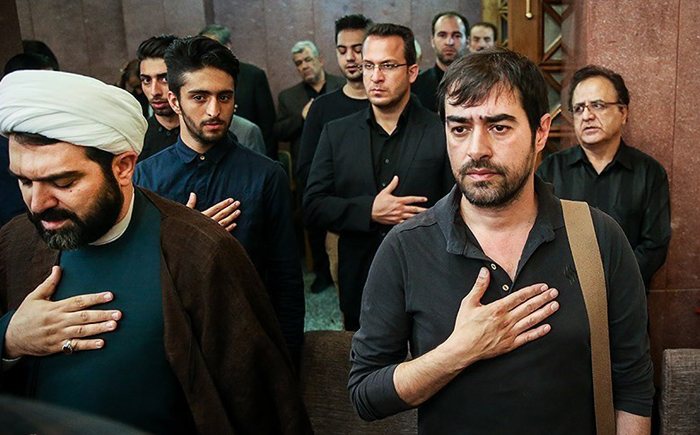 (تصاویر) شهاب حسینی و همسرش در ختم مرحومه صدیقه حکمت