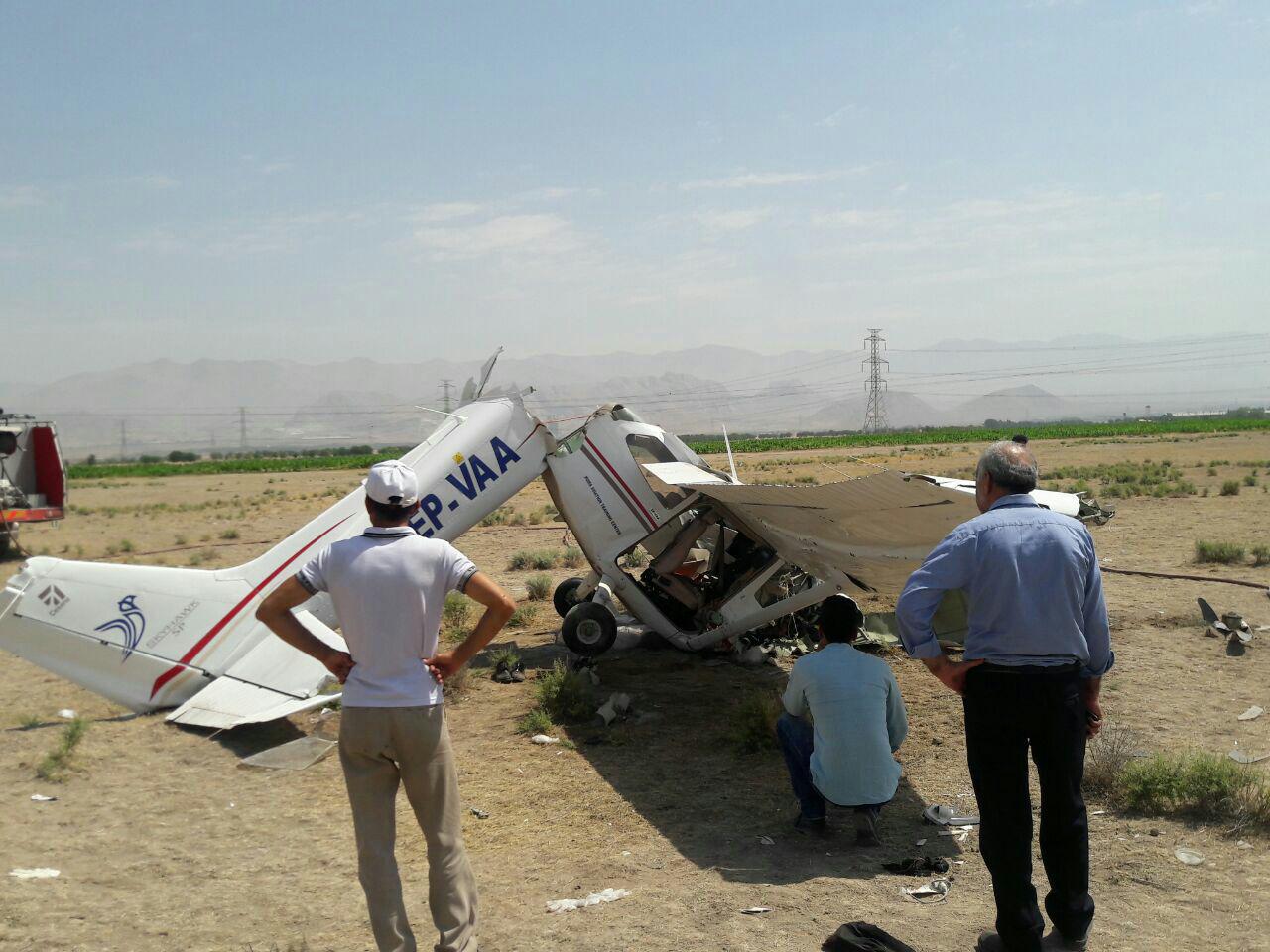 سقوط هواپیمای آموزشی در نظرآباد استان البرز