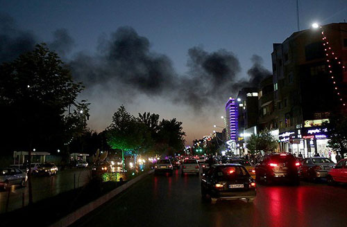 (تصاویر) آتش سوزی گسترده برج سلمان مشهد