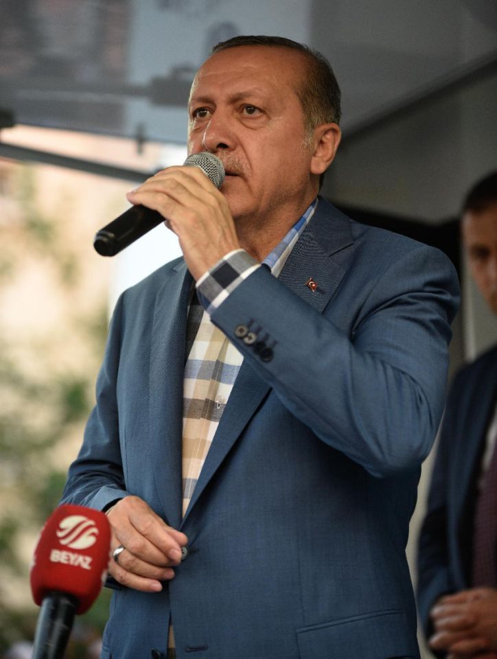 (تصاویر) سخنرانی اردوغان مقابل خانه‌اش