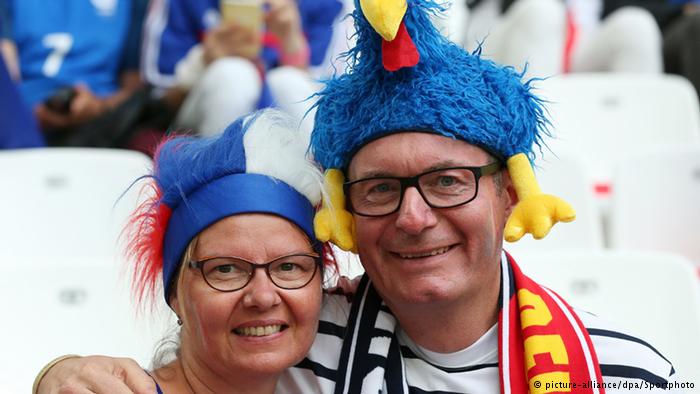 (تصاویر) زوج‌های عاشق فوتبال در یورو 2016