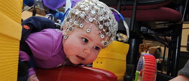 (تصاویر)درمان فلج مغزی نوزادان با ربات