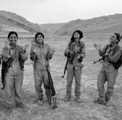 (تصاویر) زنان ایزدی؛ جنگجویان کوهستان