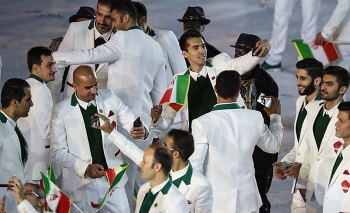 (تصاویر) رژه کاروان ایران در افتتاحیه المپیک