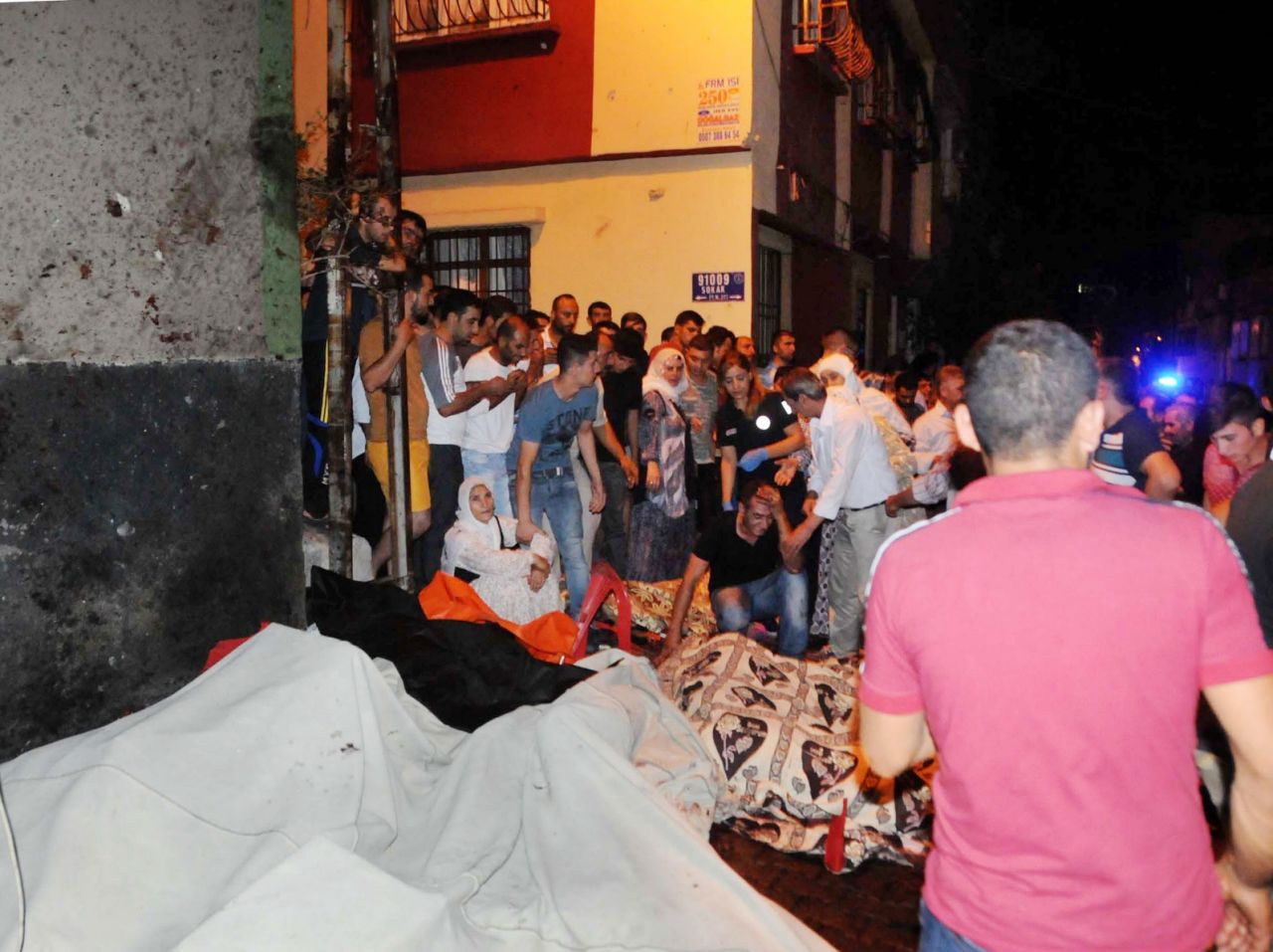 30 کشته در انفجار تروریستی نزدیک تالار عروسی