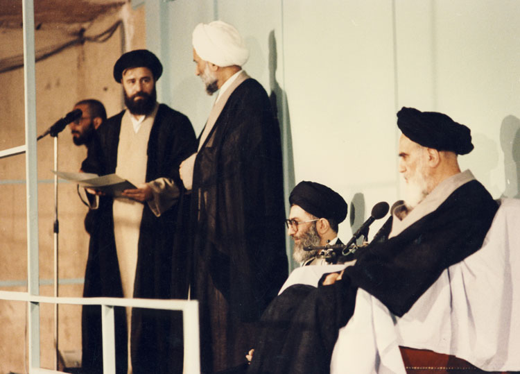 (تصاویر) تنفیذ ریاست جمهوری آیت‌الله خامنه‌ای