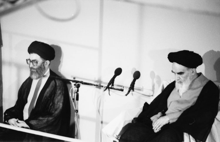 (تصاویر) تنفیذ ریاست جمهوری آیت‌الله خامنه‌ای