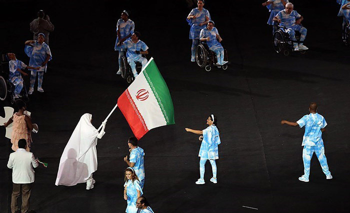 (تصاویر) پرچمدار ایران در ریو با لباس احرام رژه رفت