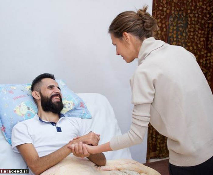 (تصاویر) عیادت همسر بشار اسد از مجروحان
