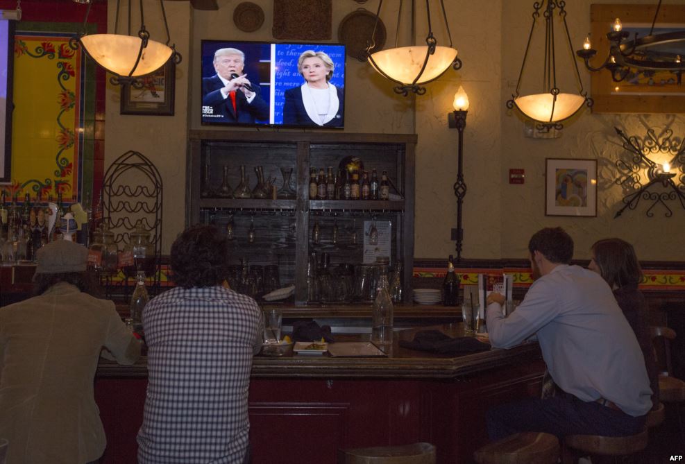 (تصاویر) دومین مناظره کلینتون و ترامپ در فضایی پرتنش