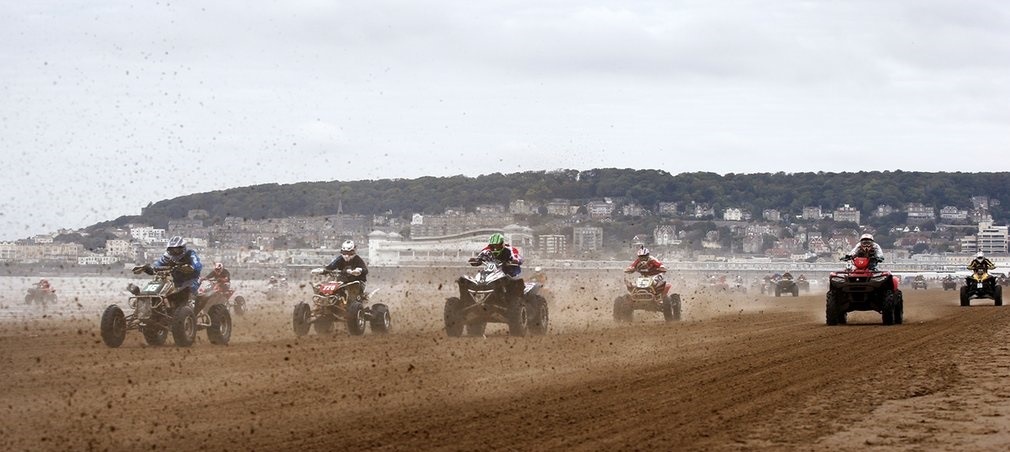 (تصاویر) معروف‌ترین مسابقات ساحلی موتورسواری دنیا