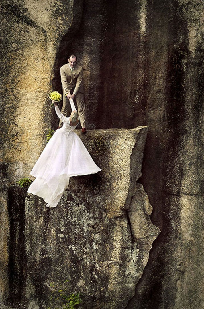 (تصاویر) عکاسی از عروس و داماد در لبه پرتگاه