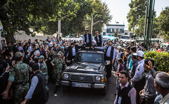 (تصاویر) استقبال از روحانی در قزوین