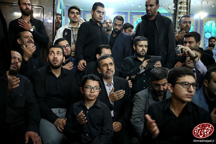 (تصاویر) احمدی‌نژاد در سالگرد شهید مدافع حرم