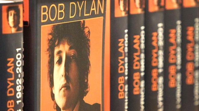 باب دیلن: خبر برنده شدن نوبل زبانم را بند آورده بود
