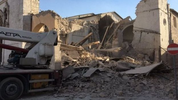 زلزله شدیدی مرکز ایتالیا را لرزاند