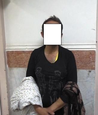 (عکس) دستگیری مرد زنانه‌پوش در امامزاده