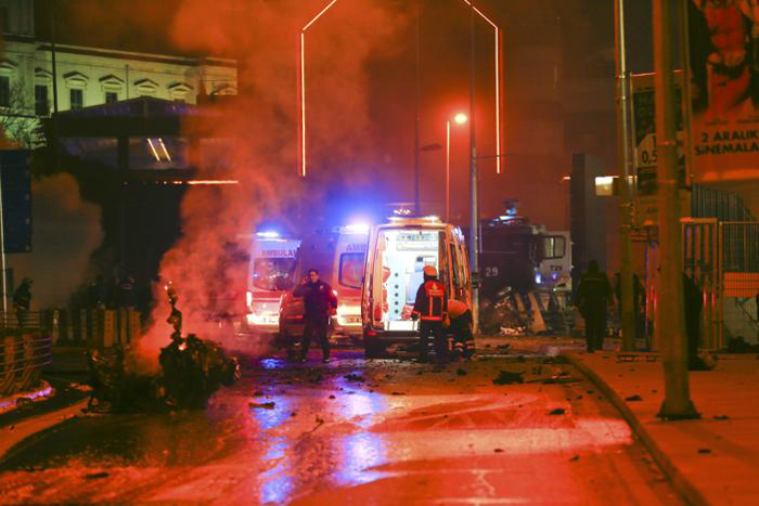 (تصاویر) انفجار در نزدیکی میدان تقسیم استانبول