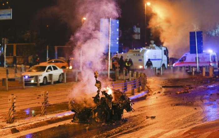 (تصاویر) انفجار در نزدیکی میدان تقسیم استانبول
