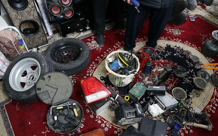 (تصاویر) پلمپ پاتوق‌های مواد فروشی در مشهد