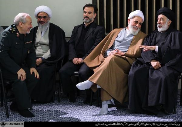 (عکس) خوش و بش برادر رهبر انقلاب با ناطق‌نوری و سردار صفوی
