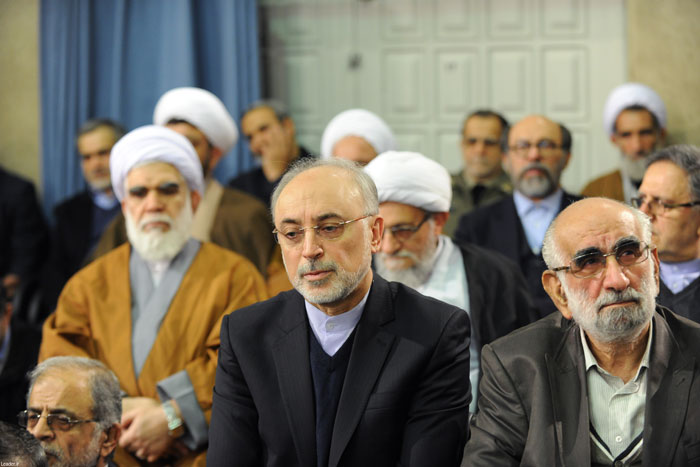 (تصاویر) دیدار مسئولان نظام و میهمانان کنفرانس وحدت اسلامی‌ با رهبر انقلاب