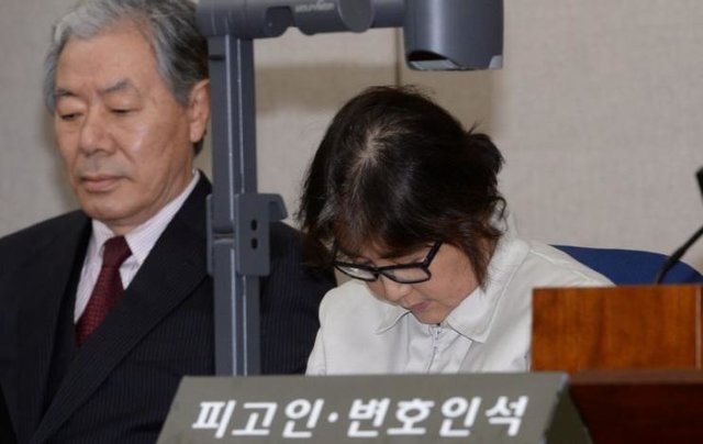 (عکس) جلسه محاکمه دوست رئیس جمهور کره جنوبی