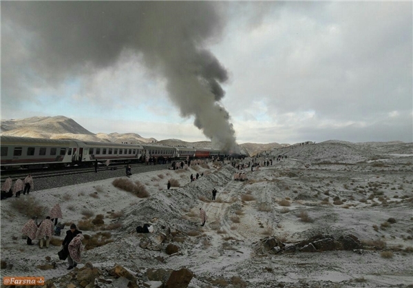 ۱۶کشته و زخمی در برخورد دو قطار در سمنان