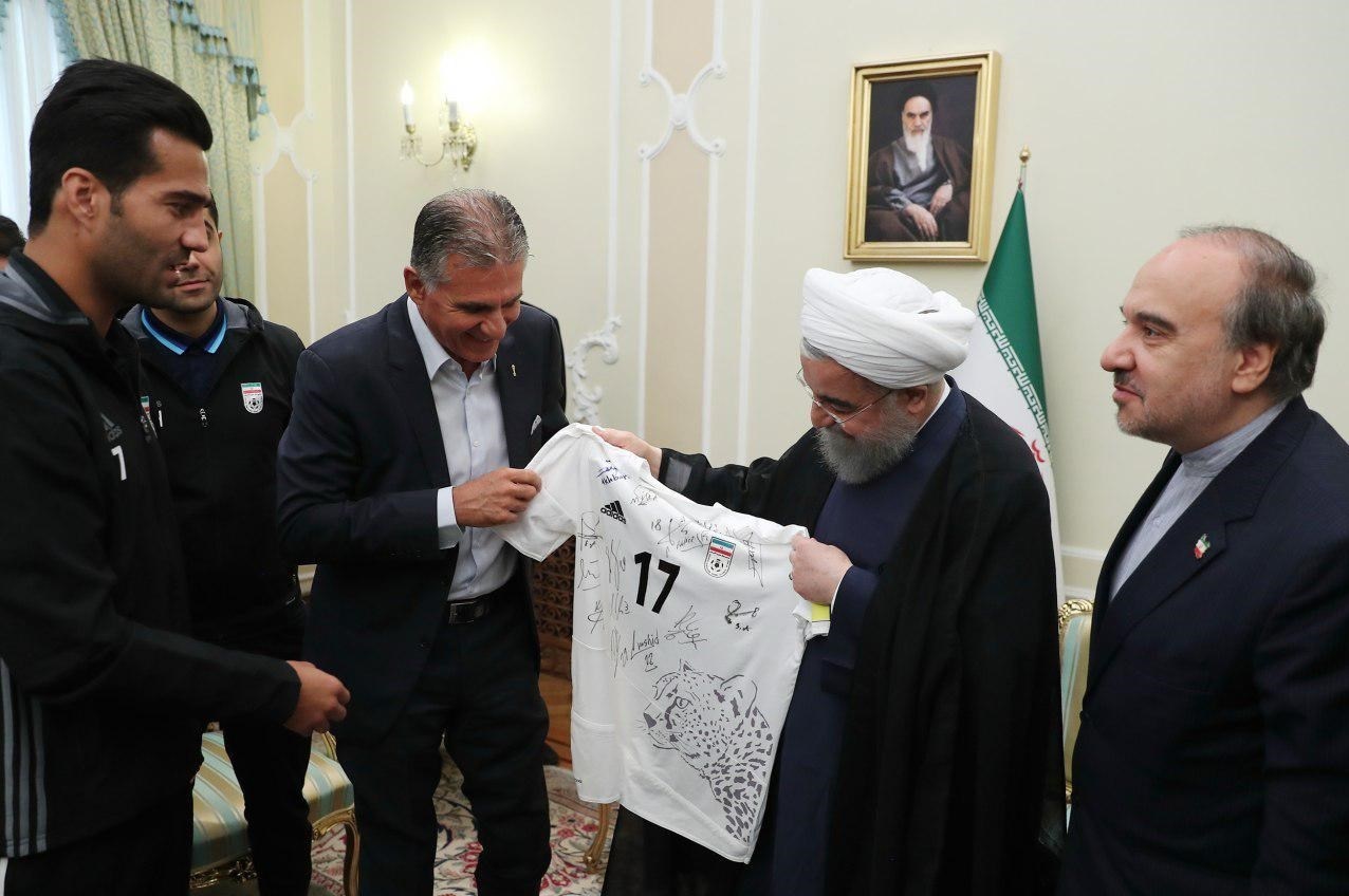 (عکس) هدیه ویژه کی‌روش به رئیس‌جمهور ایران