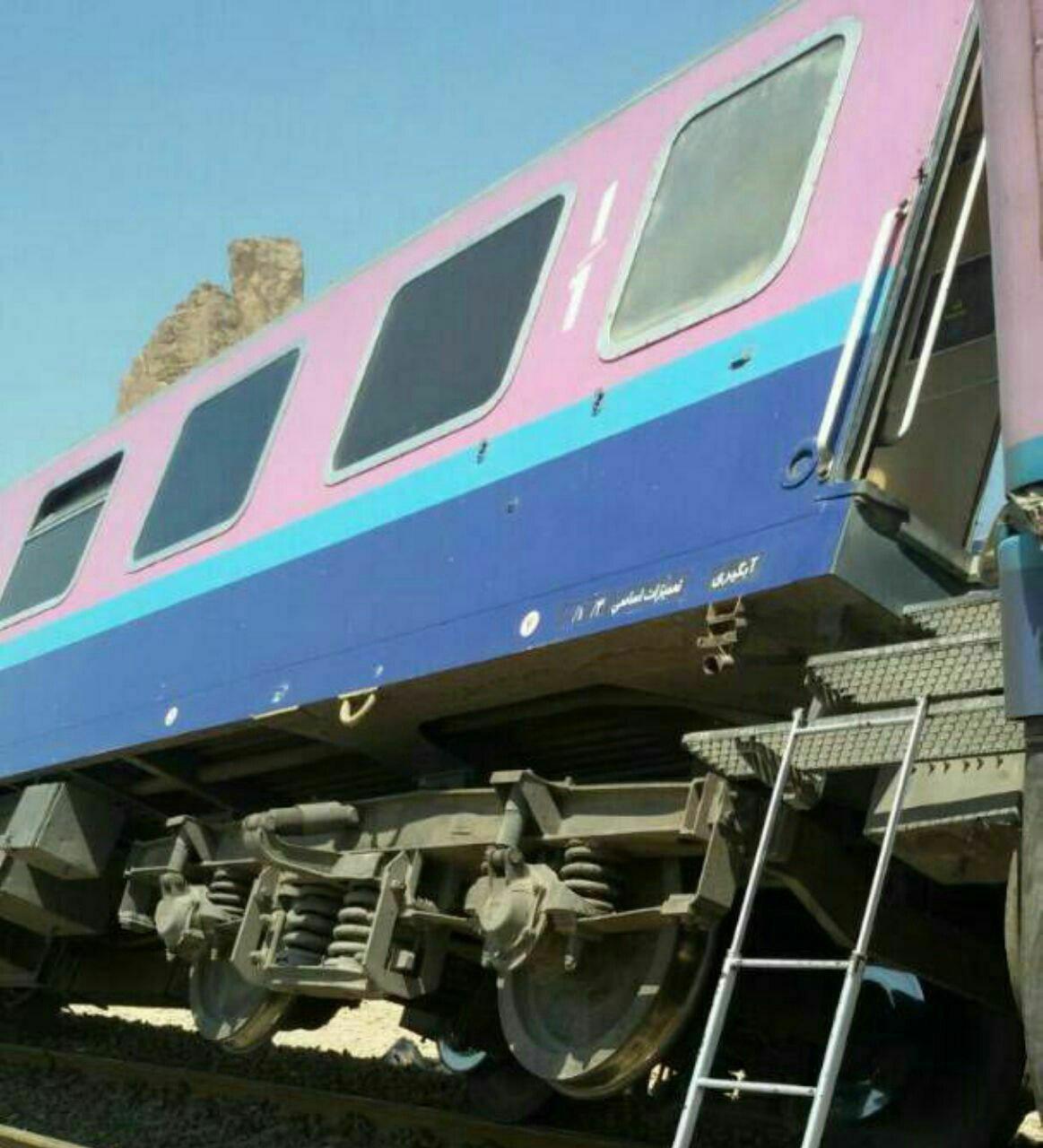 10 مصدوم در حادثه خروج قطار اهواز از ریل