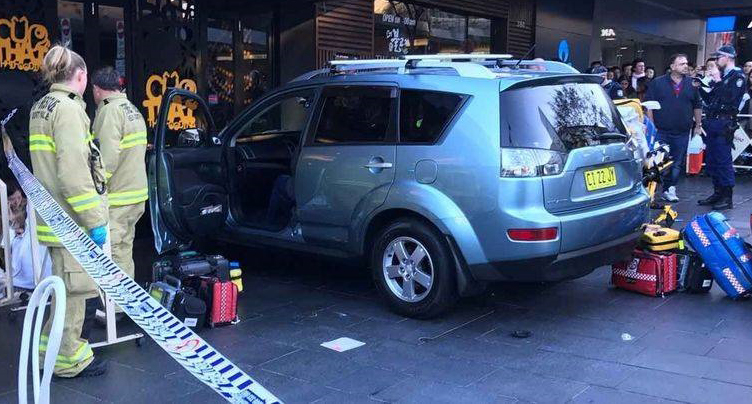 حمله یک خودرو به عابران در سیدنی