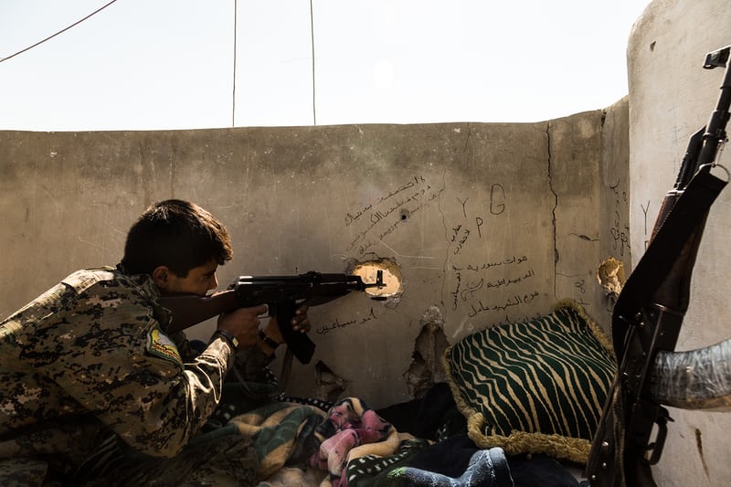 شکار آخرین بازمانده‌های داعش در رقه