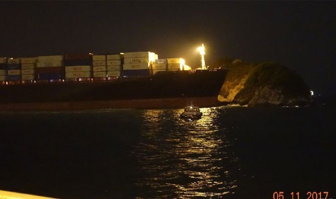 (تصاویر) برخورد کشتی ایرانی با جزیره نزدیک هنگ کنگ