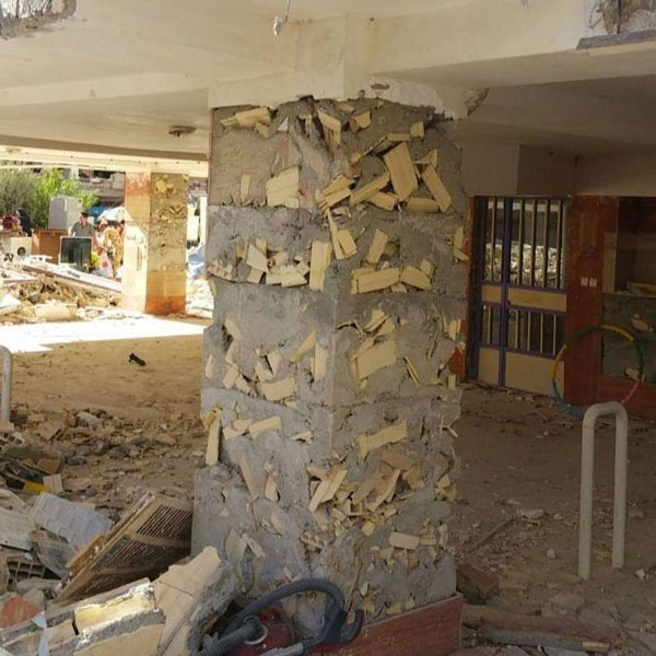 عکس عجیب از ستون‌ مسکن مهر پس از زلزله