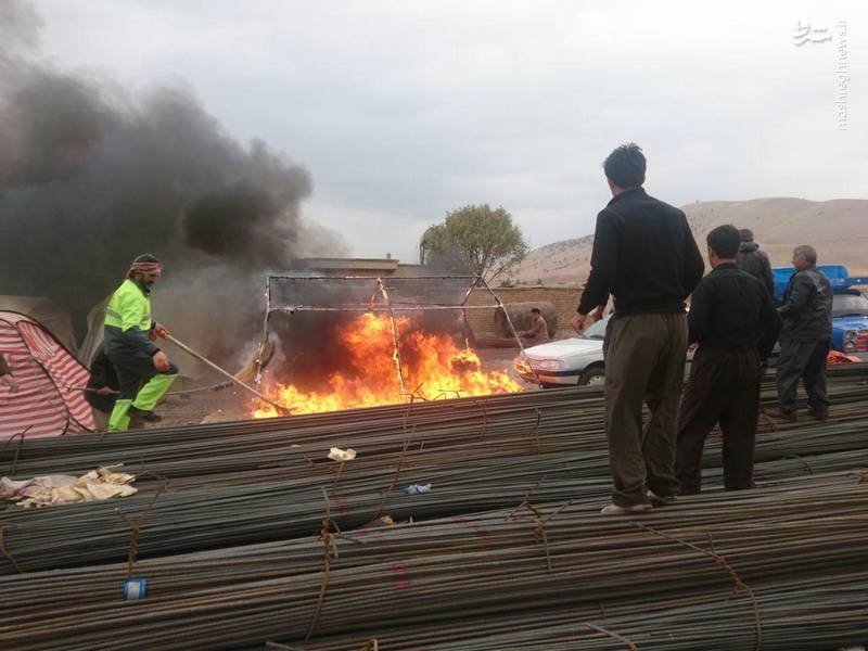 (تصویر) آتش‌سوزی چادر زلزله‌زده ثلاث‌باباجانی