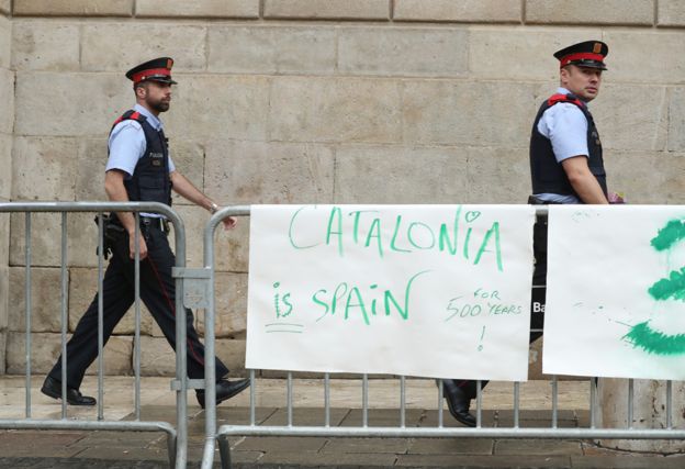 دولت اسپانیا اداره کاتالونیا را به دست گرفت