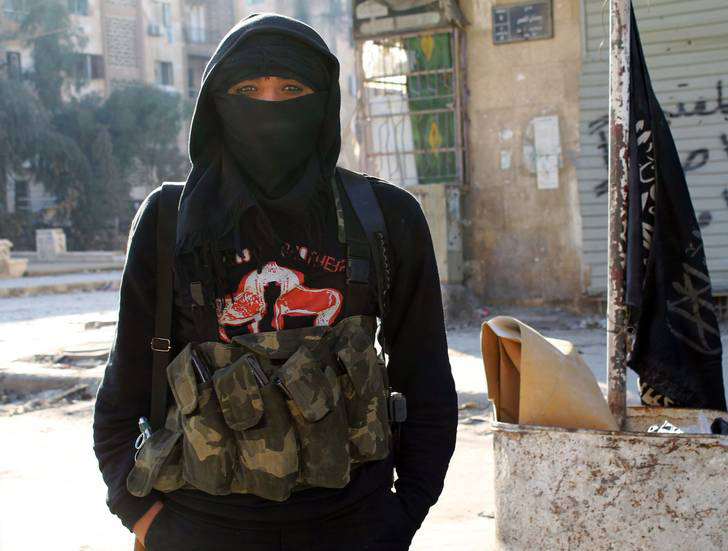 زنی که فتوای رابطه با مردان داعشی را صادر می‌کند