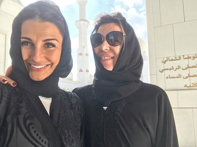 (تصویر) همسران بازیکنان رئال مادرید، با حجاب در امارات