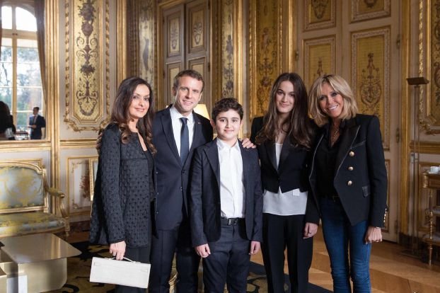 استقبال ماکرون از خانواده حریری در پاریس