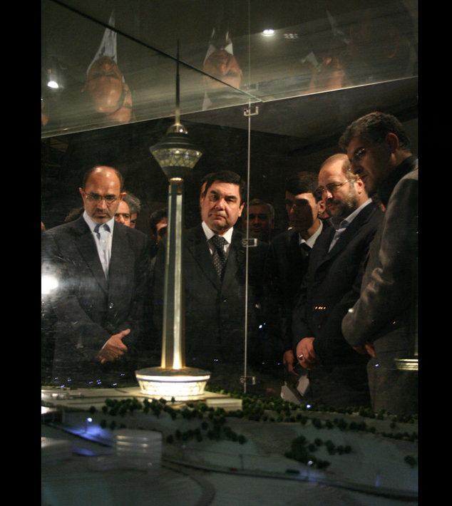 بازدید رئیس جمهور ترکمنستان از برج میلاد-1387