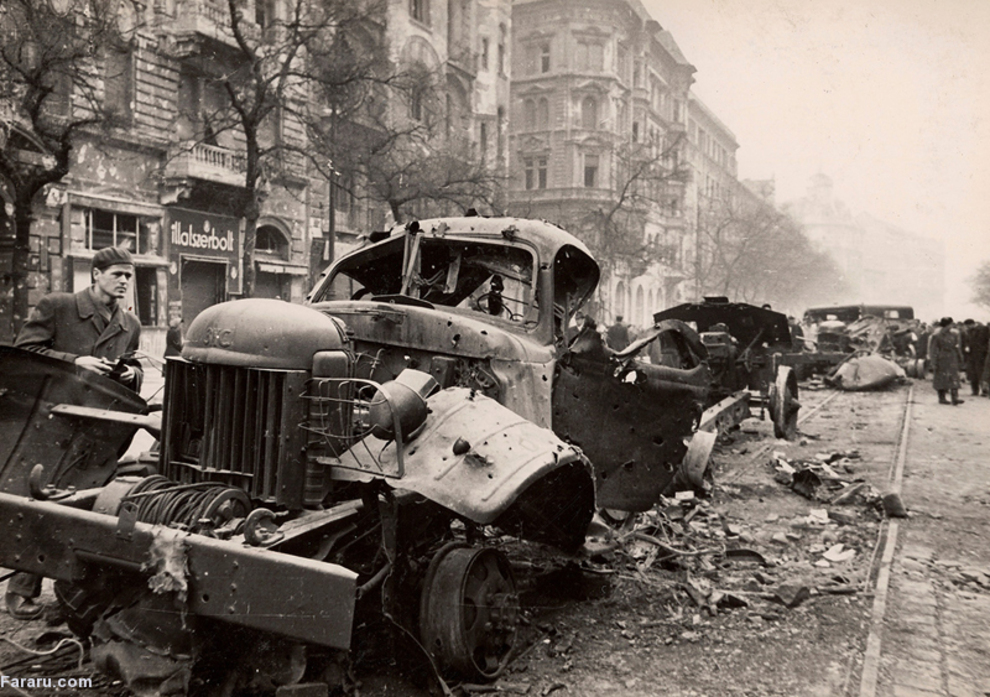 بقایای خودروی ارتش شوروی در خیابان های بوداپست. 1956