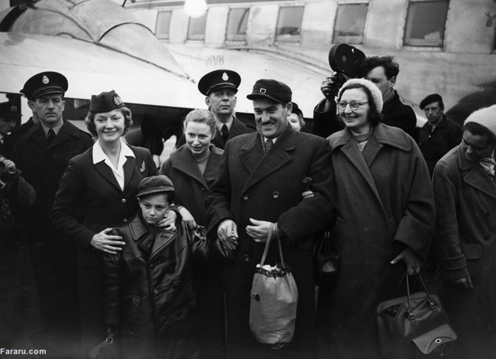 پناهجویان مجارستانی پس از حمله ارتش شوروی به   انگلستان فرار کرده‌اند. 1956