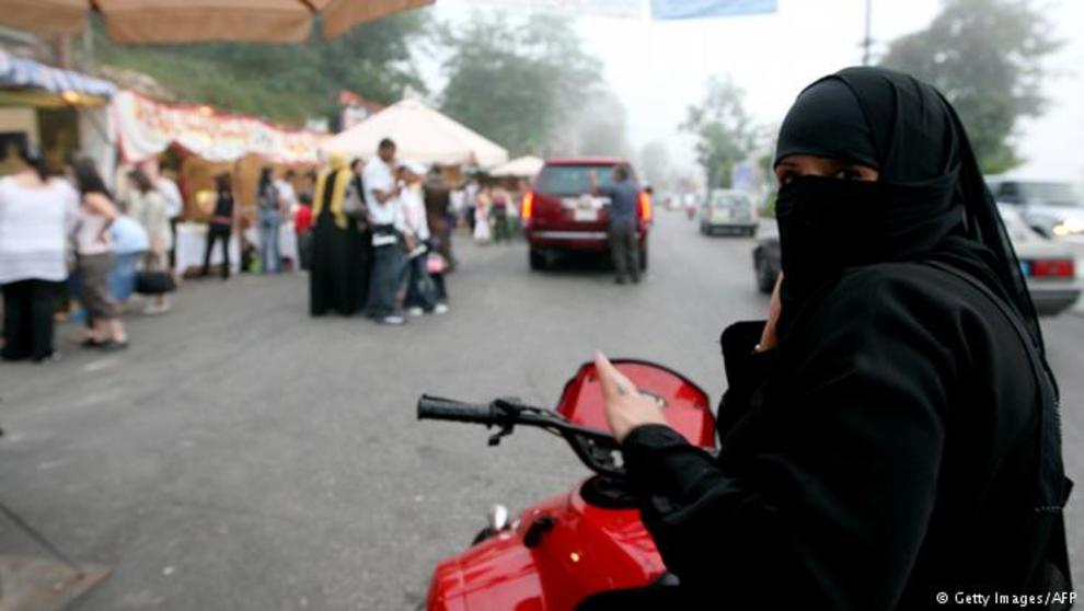 ۲۰۱۳: دوچرخه‌سواری و موتورسواری زنان
عربستان سعودی دوچرخه‌سواری و موتورسواری زنان را برای اولین بار در سال ۲۰۱۳ مجاز شمرد، اما تنها در مکان‌های تفریحی و به شرط حفظ پوشش اسلامی و حضور یکی از مردان خانواده.